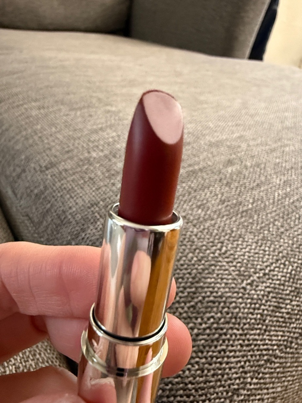 Prada Monochrome Durable
Weightless Lipcolor B03 Manogany Hyper Matte Mini 1.3g - Picture 6 of 10